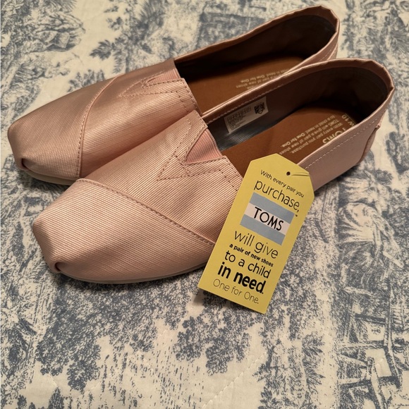 TOMS Women's Pink/Petal Grosgrain Classic Shoes NWT Size 10 - Picture 1 of 3